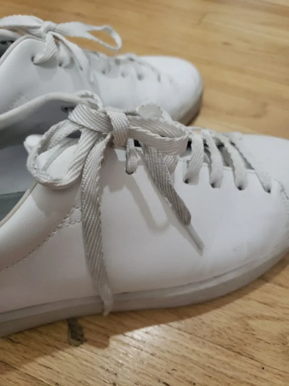 Everlane Releather Tennis Shoe White Unisex W12 M10 Classic Recycled Preppy